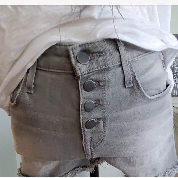 Mossimo Gray Denim High Rise Shorts Size 2 - Picture 2 of 6
